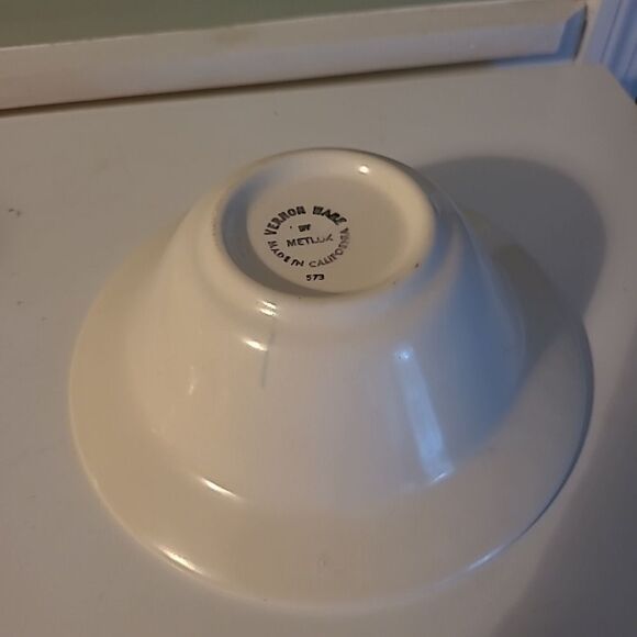 Set of Two Metlox Bowls - Picture 5 of 5